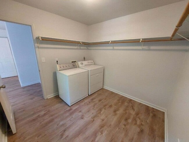 Foto del edificio - Beautiful Roanoke 2 bed 2 bath Duplex