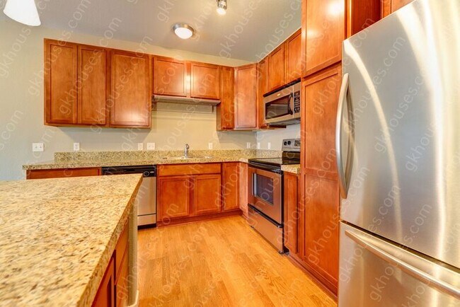 Building Photo - 13456 Via Varra