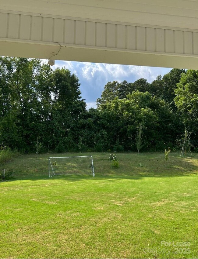 Building Photo - 119 Tiller Way