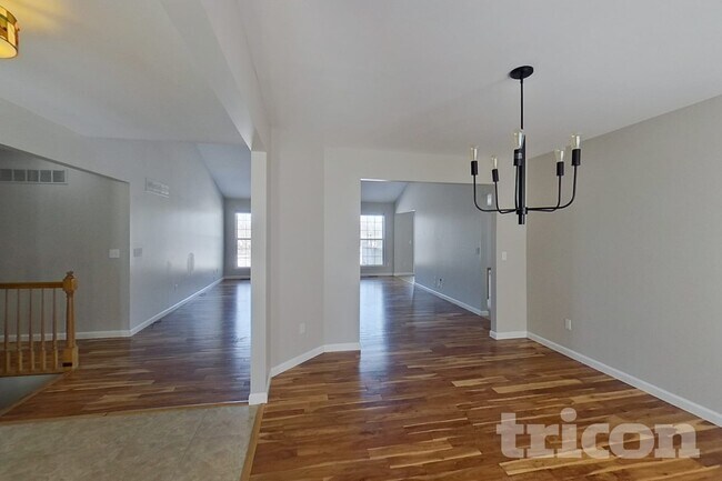 Foto del edificio - 3422 Clearfield Ln