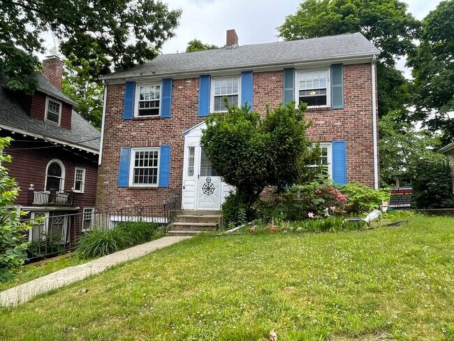 Building Photo - 72 Summit Ave