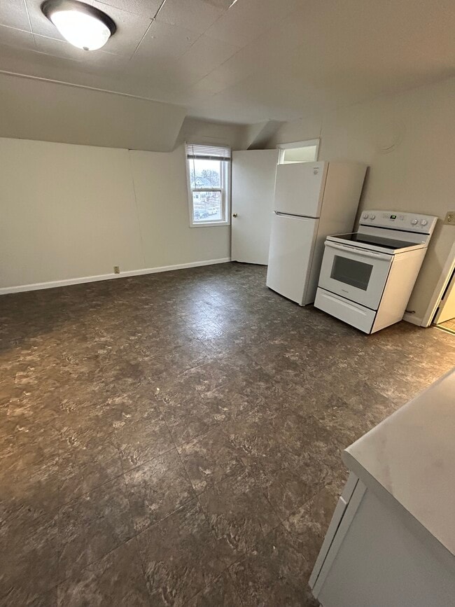 Building Photo - 1222 Oxford Ave