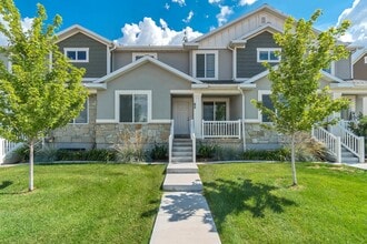 Building Photo - 65 E 970 N