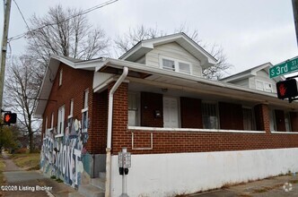 Building Photo - 221 W Woodlawn Ave