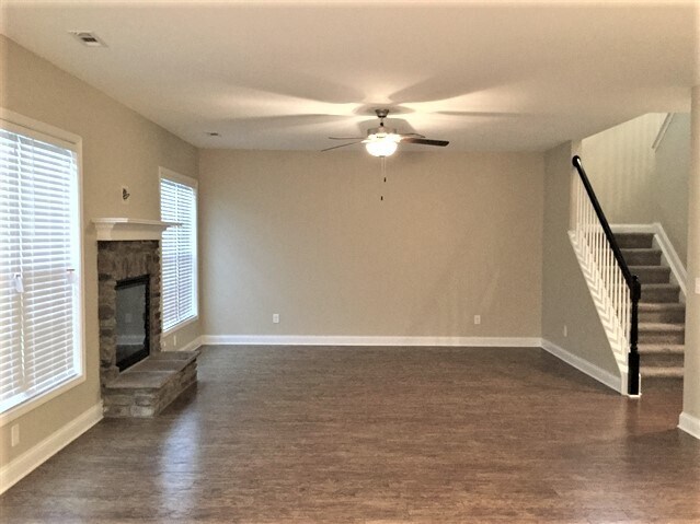 Foto del edificio - 3419 Greentree Ln
