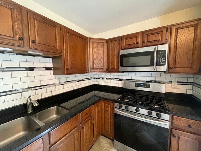 Foto del edificio - 3BD Home In Highland, IN