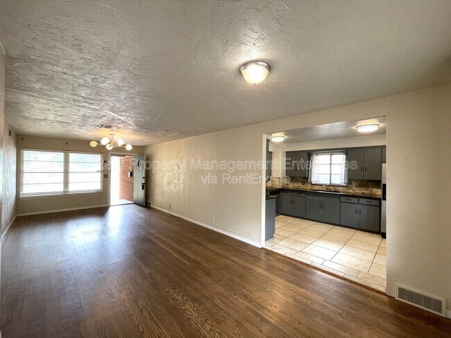 Foto del edificio - 2225 NW 50th St