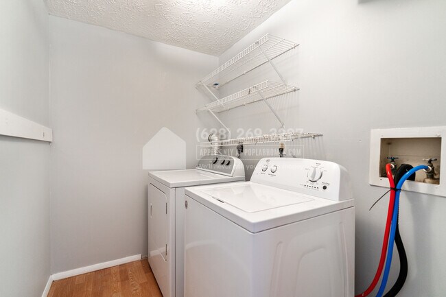 Foto del edificio - 6614 Seward Rd