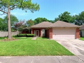 Building Photo - 3821 Pin Oak Dr N