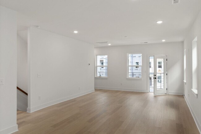 Foto del edificio - Brand new -Coming Soon. Donelson Nashville...