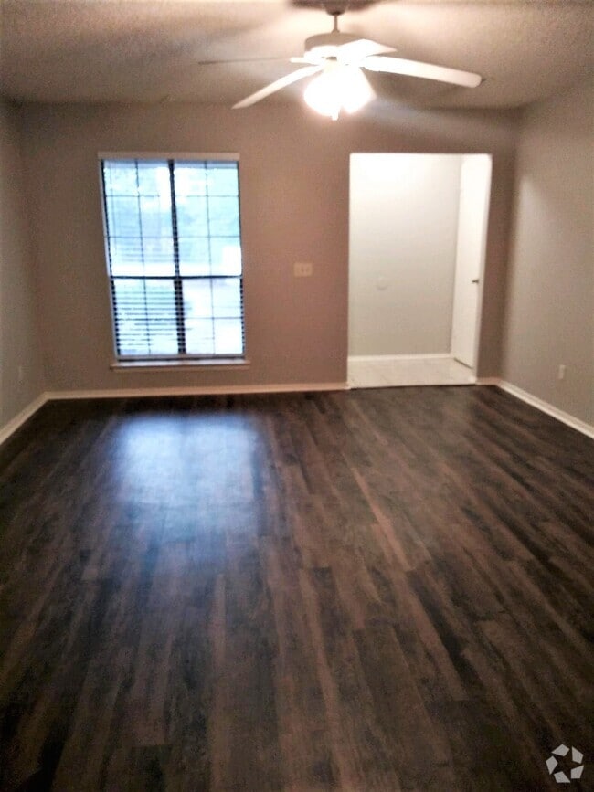 Building Photo - 605 Mt Olive Rd