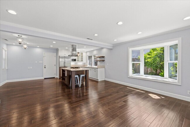 Foto del edificio - Updated 3BD/2BA Home in Heart of Silicon Valley
