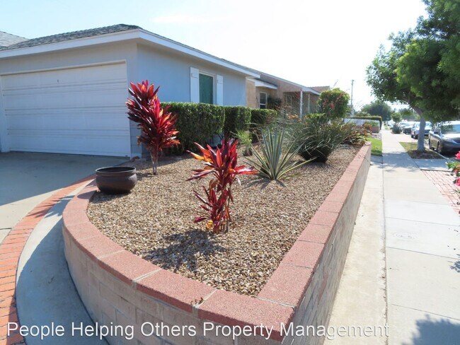 Building Photo - 3 br, 1.5 bath House - 6561 Carthage Street