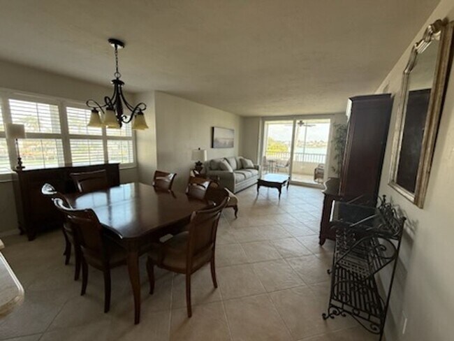 Building Photo - eagle cay