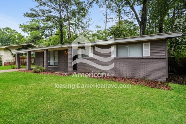 Building Photo - 2854 Revere St