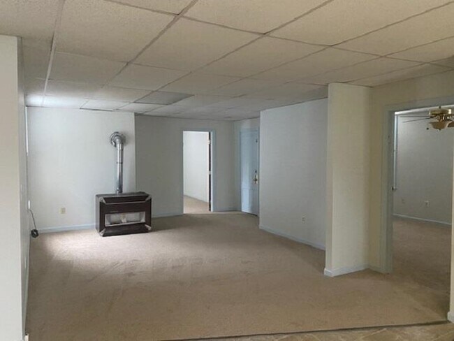 Building Photo - 443 Dubuque St