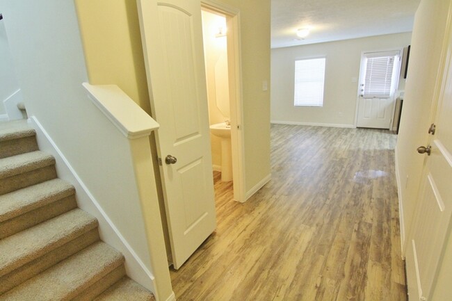 Building Photo - Ashford Point Villas - 13013 Bella Vida Ln...