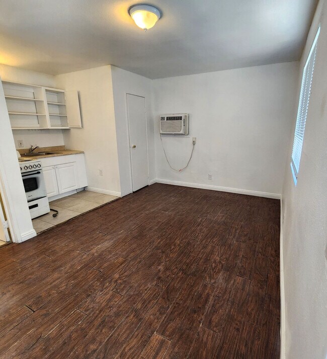 184 Judy Ct Unit CE, Henderson, NV 89015 Apartments in Henderson, NV