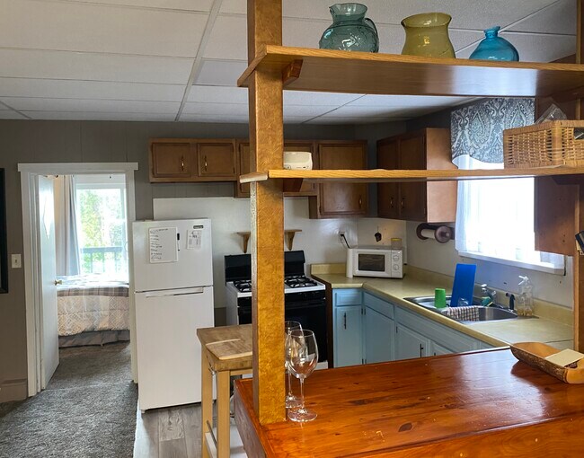 Nook and Kitchen - 508 E 11th St