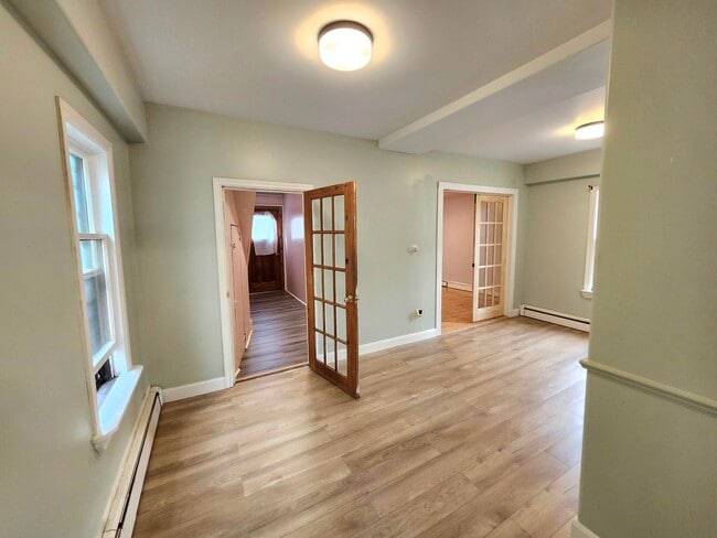 Photo du bâtiment - 309 Duke St W