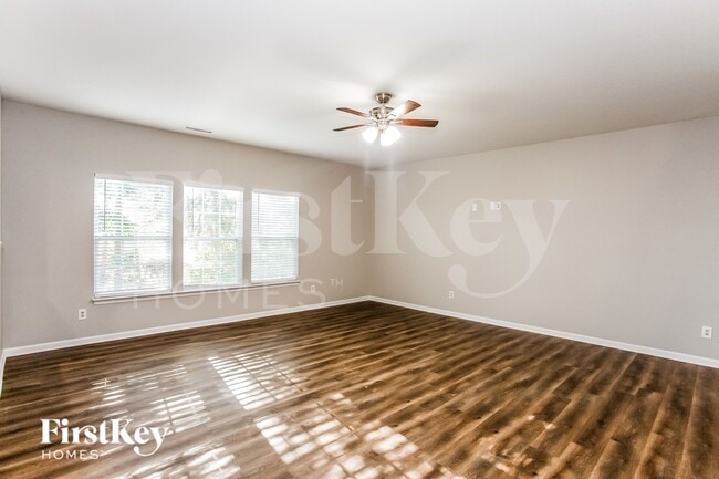 Building Photo - 727 Sinclair Dr