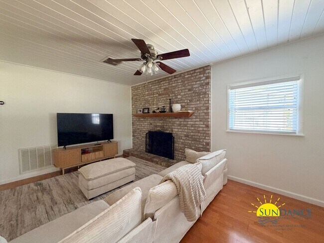 Foto del edificio - Spacious 4BR Home in Fort Walton Beach with Solar Panels!