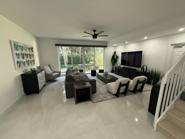 Building Photo - 500 Capistrano Dr