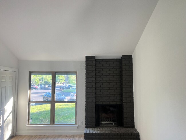 Building Photo - 10607 Golden Meadow Dr