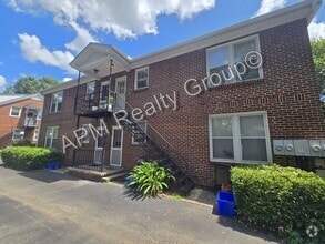 Building Photo - 3411 River Dr