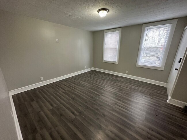 Foto del edificio - 3915 Bridge Ave