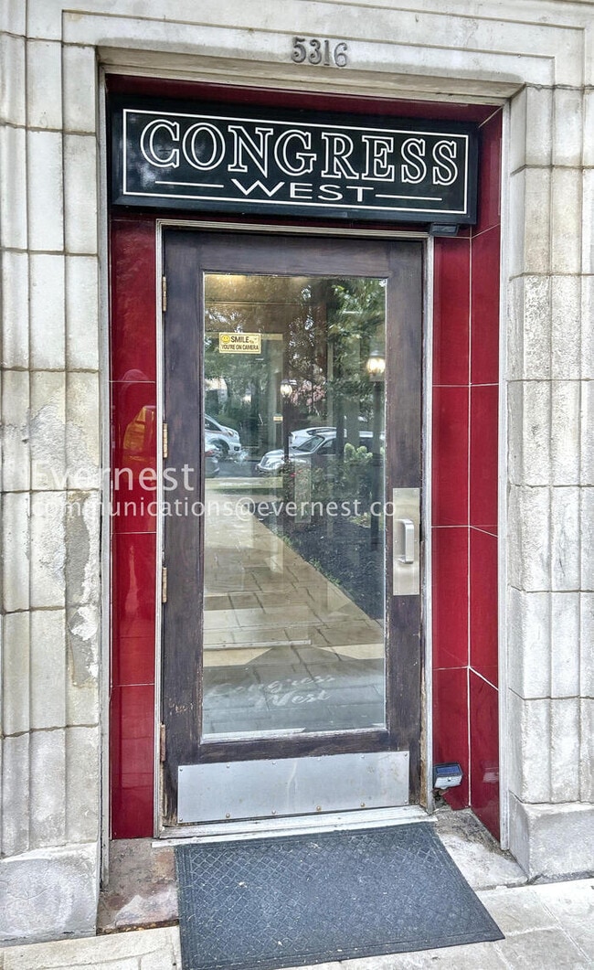 Foto del edificio - 5316 Pershing Ave