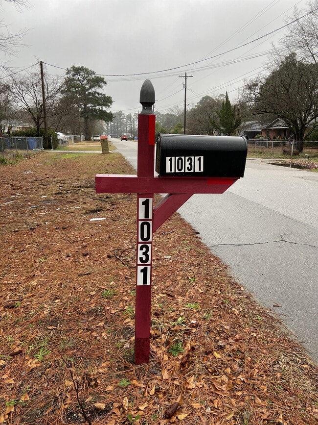 Building Photo - 1031 Revere St