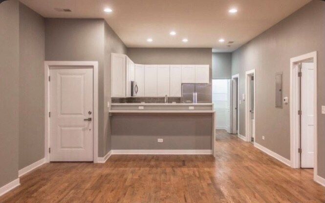 Foto principal - 7733 S South Shore Dr