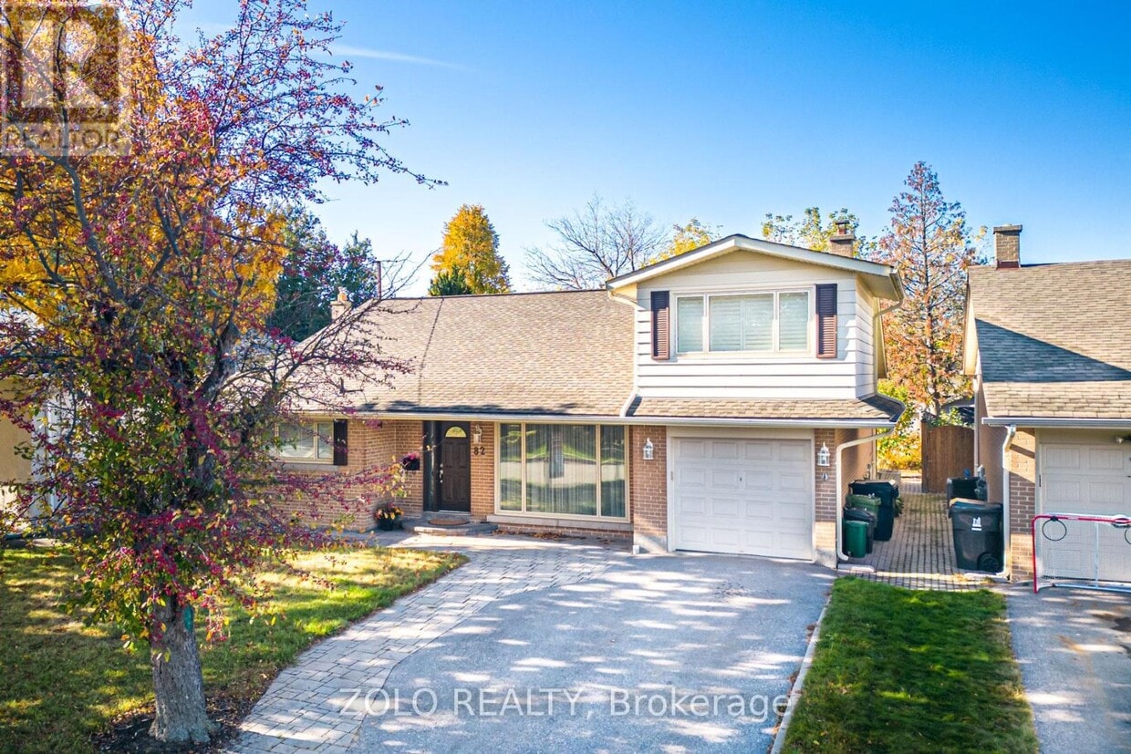 Photo principale - 82 Riverhead Dr