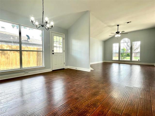 Building Photo - 2037 Lake Pointe Dr