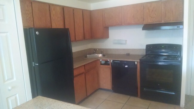 Building Photo - 8824 E Florida Ave