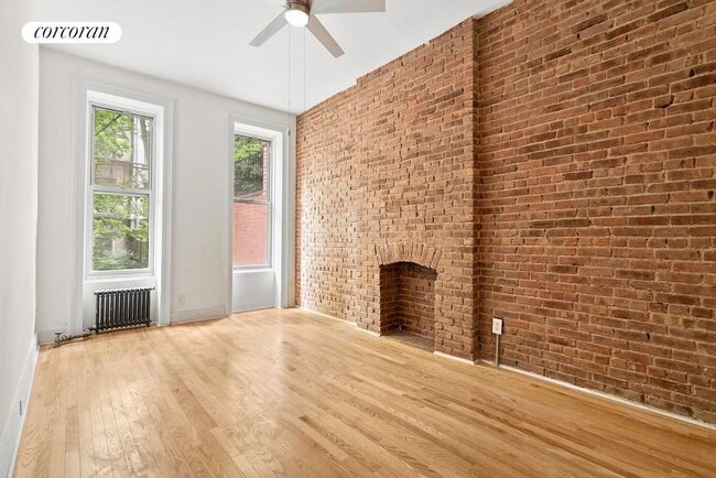 Building Photo - 423 E 84th St