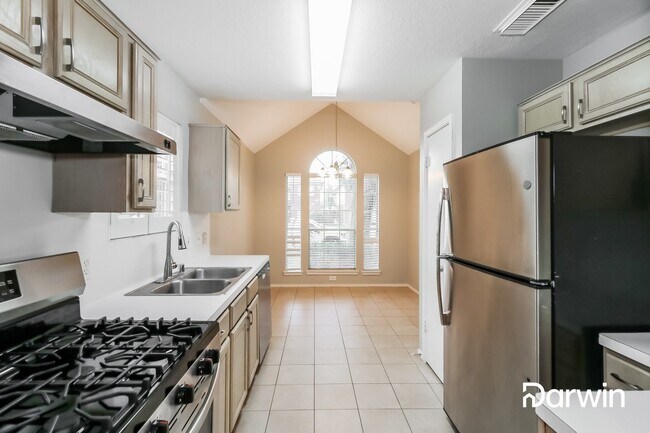 Building Photo - 8955 Dawnridge Dr
