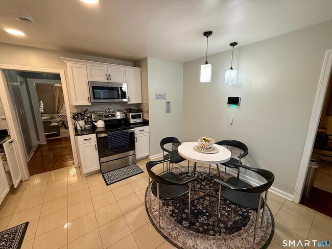 Foto del edificio - 64 Hickory St