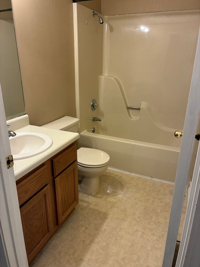 Building Photo - 2709 Oak Meadow Pl