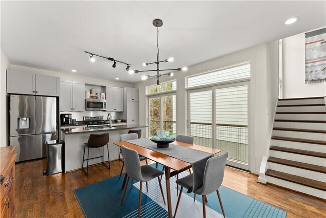 Foto del edificio - 1382 Stirling Cir NW