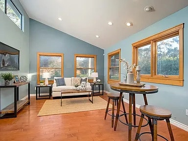 Building Photo - 9477 La Jolla Shores Dr