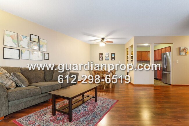 Foto del edificio - Top Floor Condo Available September 1 in H...
