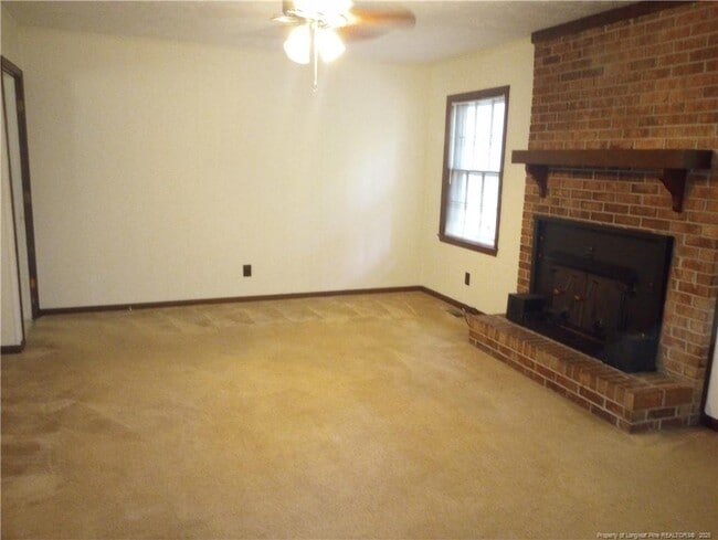Building Photo - 1711 Valley Ridge Dr