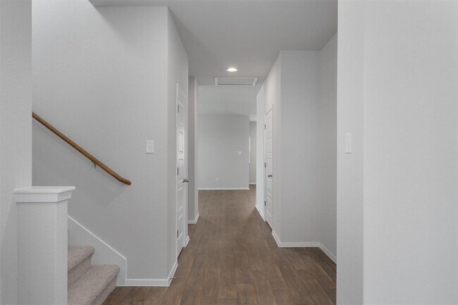 Building Photo - 101 Keltic Dr