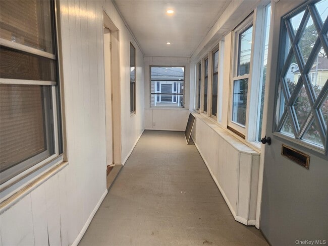 Foto del edificio - 124 Corlies Ave