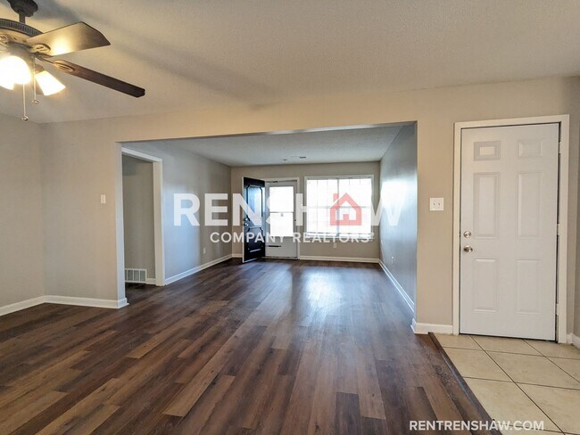 Foto del edificio - 4992 Holly Ridge - 3 Bed / 1 Bath - Half O...