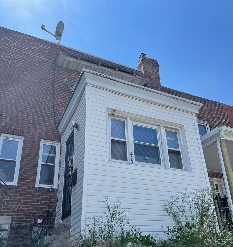 Primary Photo - Lovely 3-bedroom townhome near 69th St.