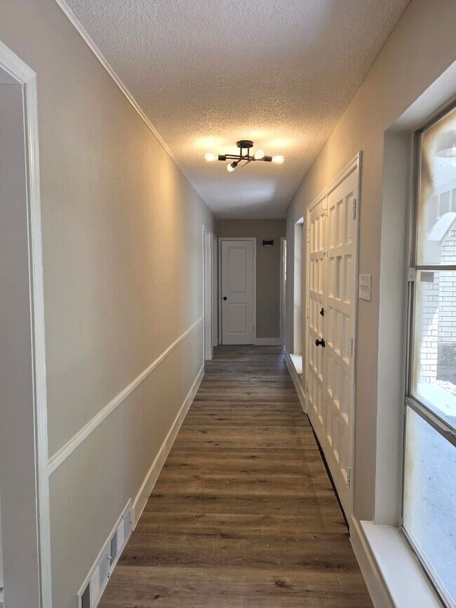 Foto del edificio - Charming 3-Bedroom Home on Spacious Lot Near Lake Ray Hubbard