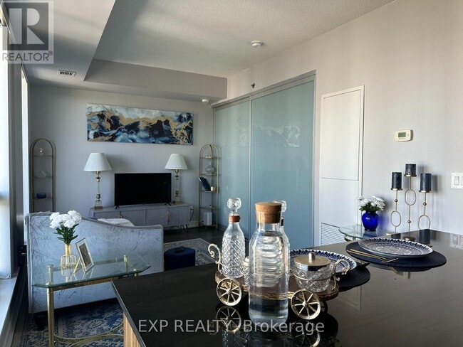 Building Photo - 225 Sackville St